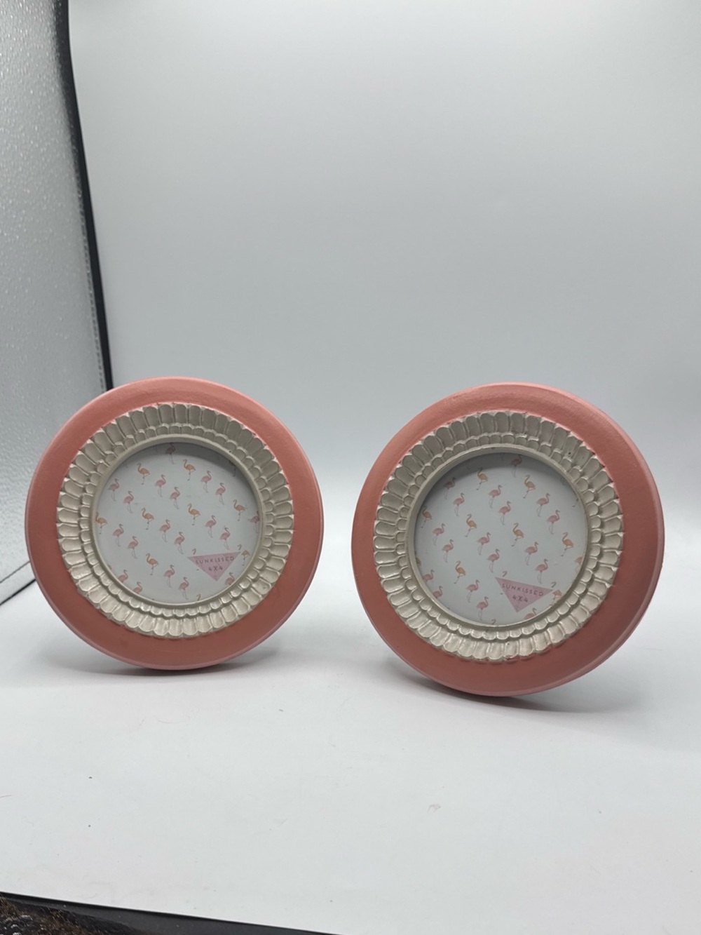 2 Round Picture Frames Pale Pink 4x4 Photo Easel Back Sheffield Home